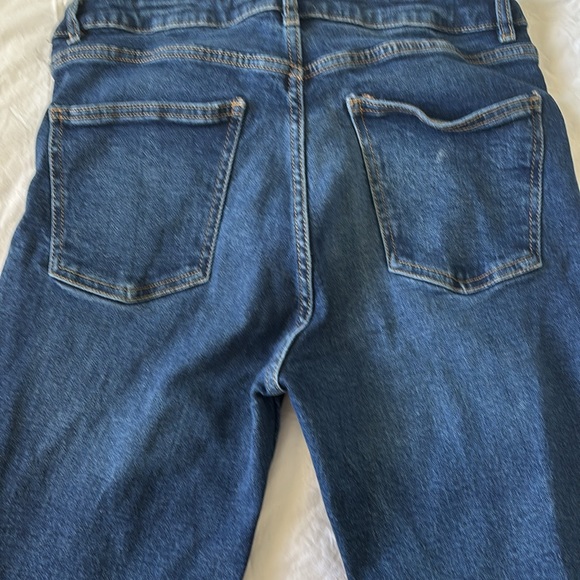 Zara EUC raw hem cropped Blue Jeans - Picture 3 of 5